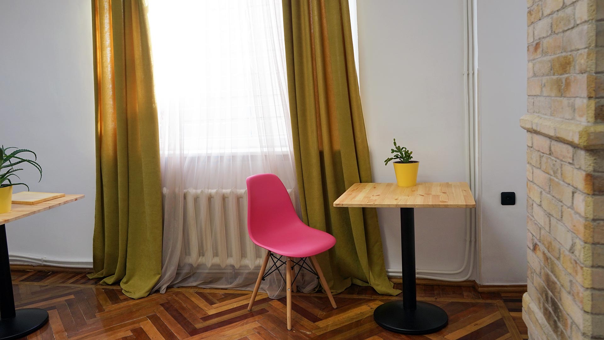 standard desk Yerevan Coworking space