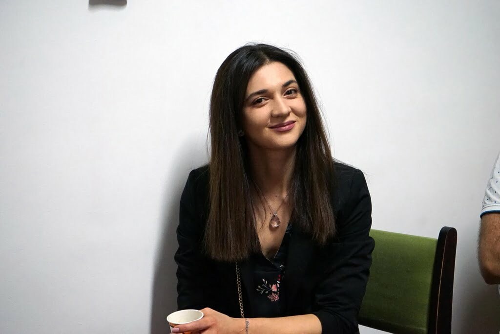 iso daranj coworking lady