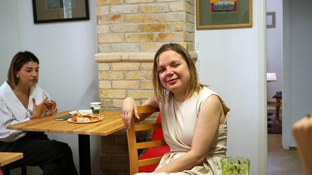 ISO coworking woman Meggie