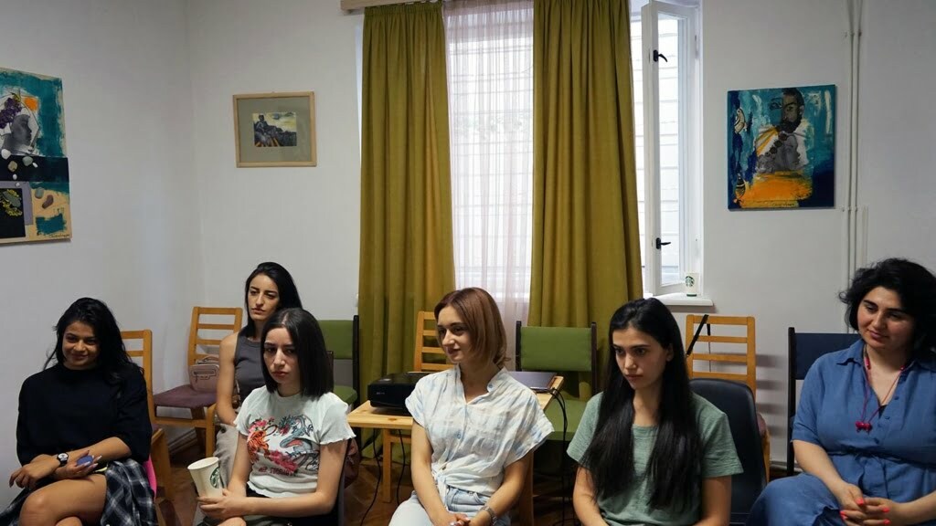 iso coworking girls